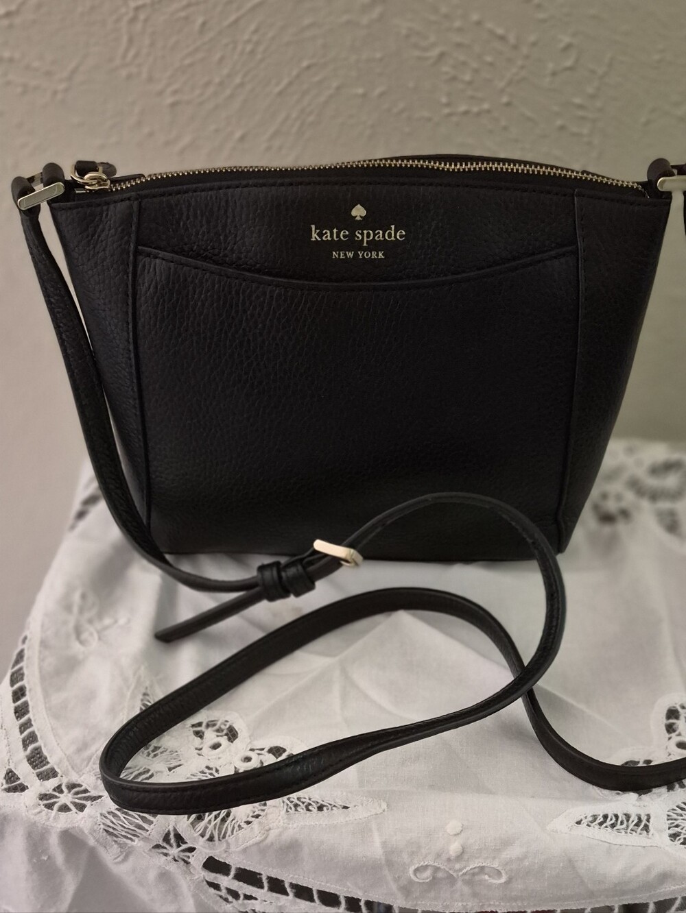 Kate Spade Black Pebbled Leather Crossbody Bag. NWOT